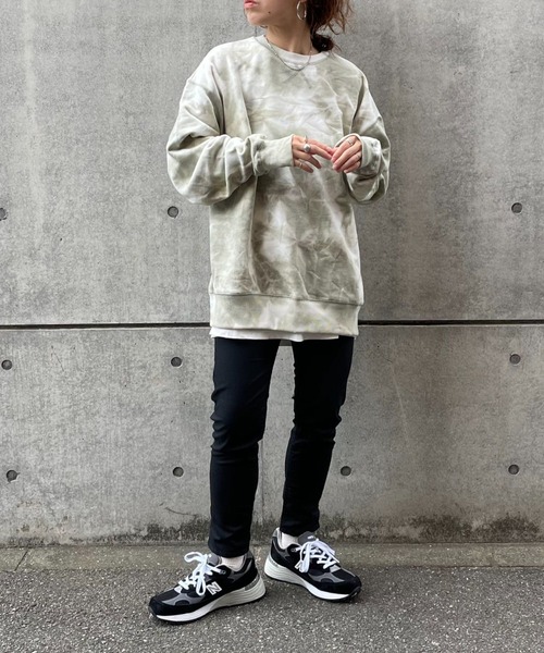 natto(ナット)の「【ユニセックスアイテム】tie dye pullover sweat / オーバーサイズタイダイ柄スウェット(スウェット・メンズ・カーキ・FREE)」の3枚目の写真