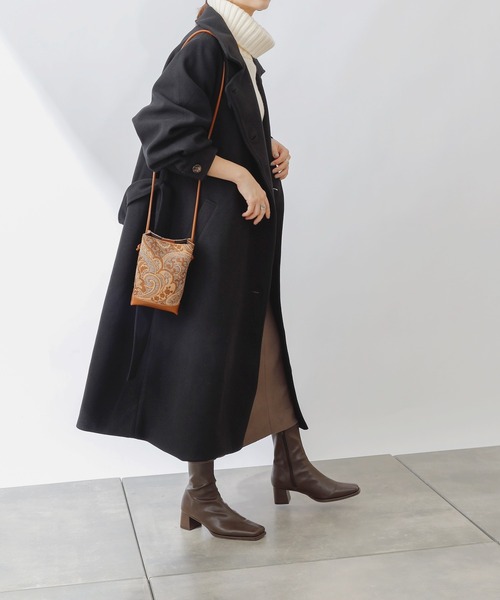 COLONY 2139（コロニートゥーワンスリーナイン）の「ニットモッサベルト付スタンドカラーロングコート（トレンチコート・レディース・アイボリー/ブラック/モカ・MEDIUM/LARGE）」の3枚目の写真