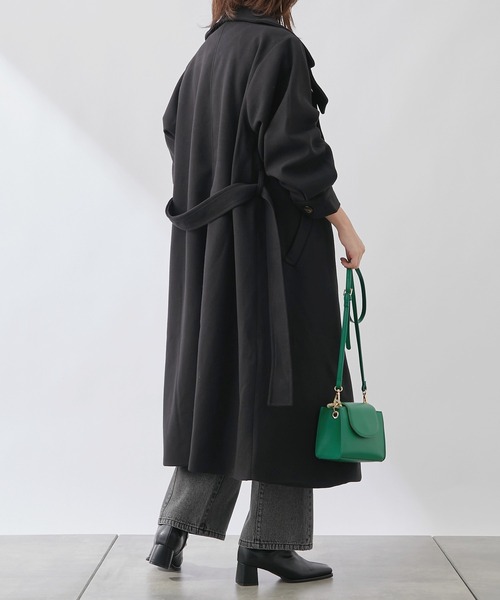 COLONY 2139（コロニートゥーワンスリーナイン）の「ニットモッサベルト付スタンドカラーロングコート（トレンチコート・レディース・アイボリー/ブラック/モカ・MEDIUM/LARGE）」の18枚目の写真