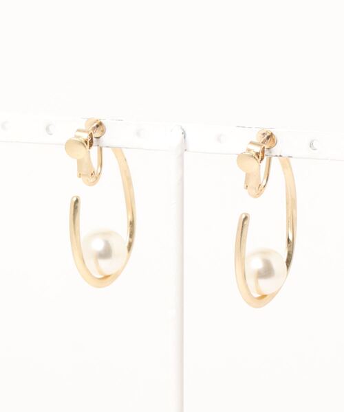 Lugnoncure（ルノンキュール）の「プラスチックパールイヤリング（イヤリング・レディース・ゴールド・ﾌﾘ-）」の2枚目の写真