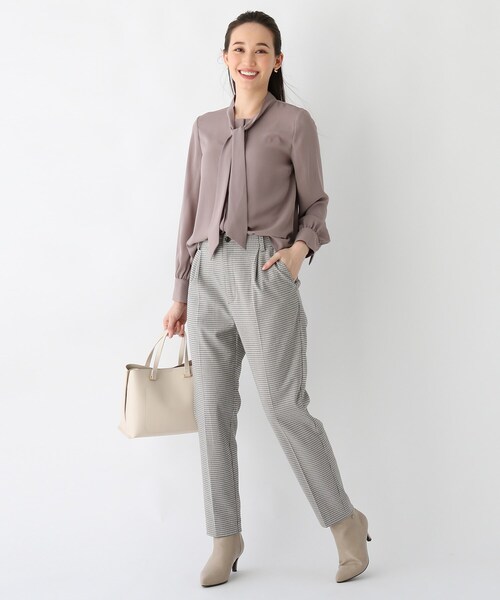 index（インデックス）の「◆DELEGANT起毛ツイルテーパードパンツ【WEB限定サイズ】（スーツパンツ・レディース・ネイビー/ベビーピンク/オフホワイト/ベージュ系その他4・40/38/36/42）」の16枚目の写真