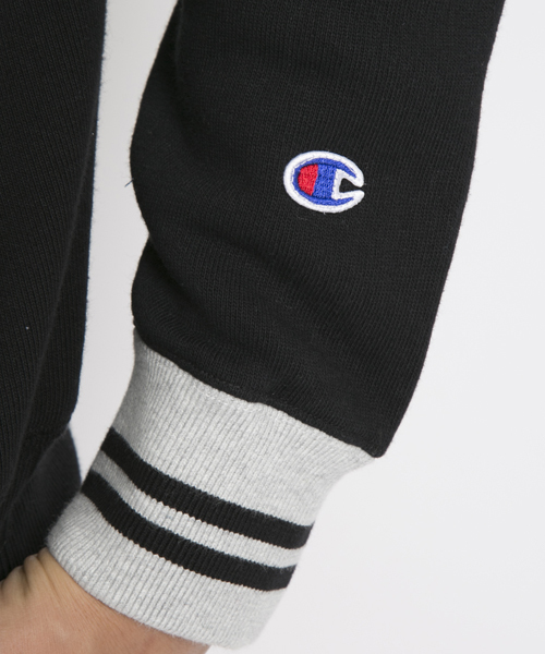 Champion（チャンピオン）の「XLARGE×Champion COLLEGIATE CREW NECK / チャンピオン（スウェット・メンズ・アッシュ/ブラック/ホワイト・LARGE/SMALL/MEDIUM/X-LARGE）」の9枚目の写真