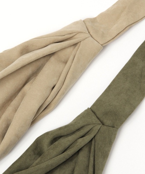 studio CLIP（スタディオクリップ）の「ピーチサテンリボンヘアバンド（ヘアバンド・レディース・ブラック/ベージュ/カーキ・FREE）」の7枚目の写真