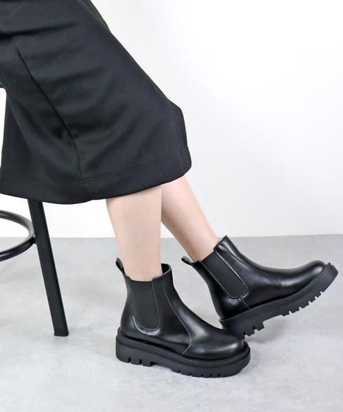 LibertyDoll（リバティードール）の「LIBERTYDOLL / [超軽量]　スクエアトゥトラックソールチェルシーブーツ (9082)　サイドゴアショートブーツ　コンバットブーツ（ブーツ・レディース・ブラック/アイボリー/ホワイト/ダークブラウン/ブラック系その他・LL/S/M/L/SS/3L/40/44/41/42/43）」の14枚目の写真