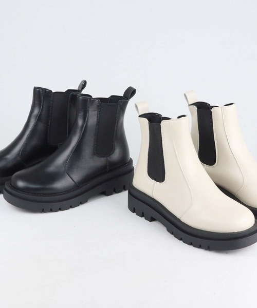 LibertyDoll（リバティードール）の「LIBERTYDOLL / [超軽量]　スクエアトゥトラックソールチェルシーブーツ (9082)　サイドゴアショートブーツ　コンバットブーツ（ブーツ・レディース・ブラック/アイボリー/ホワイト/ダークブラウン/ブラック系その他・LL/S/M/L/SS/3L/40/44/41/42/43）」の19枚目の写真