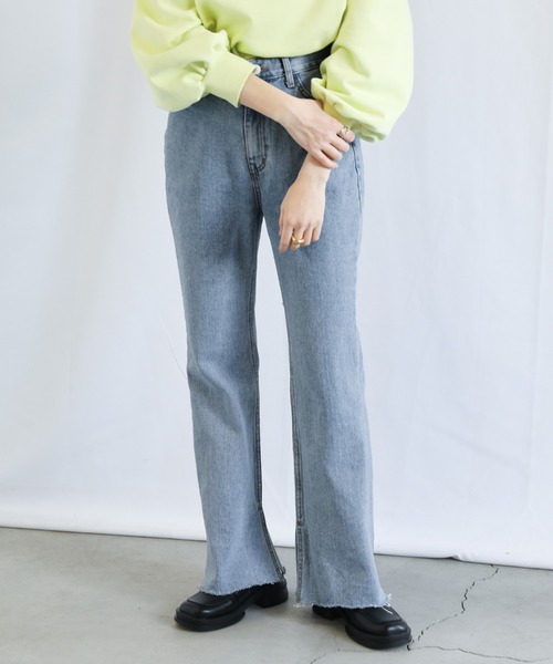 select MOCA（セレクトモカ）の「カットオフフレアデニムパンツ（デニムパンツ・レディース・インディゴブルー/ライトインディゴブルー・SMALL/MEDIUM/X-SMALL）」の13枚目の写真