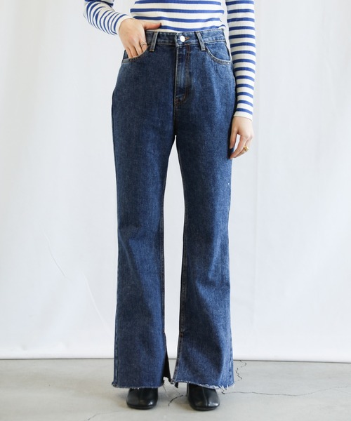 select MOCA（セレクトモカ）の「カットオフフレアデニムパンツ（デニムパンツ・レディース・インディゴブルー/ライトインディゴブルー・SMALL/MEDIUM/X-SMALL）」の8枚目の写真