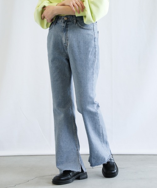 select MOCA（セレクトモカ）の「カットオフフレアデニムパンツ