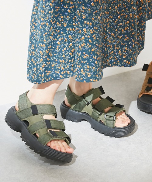 LAVEANGE（ラビアンジェ）の「Recycled nylon 3BELT SANDAL（サンダル・レディース・ブラック/ベージュ/カーキ・S/M/L）」の3枚目の写真