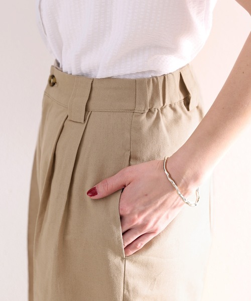 classicalelf（クラシカルエルフ）の「大人の抜け感。コットン素材のタックショートパンツ（その他パンツ・レディース・ブラック/サンドベージュ/ナチュラル・SMALL/MEDIUM/LARGE/X-LARGE）」の13枚目の写真