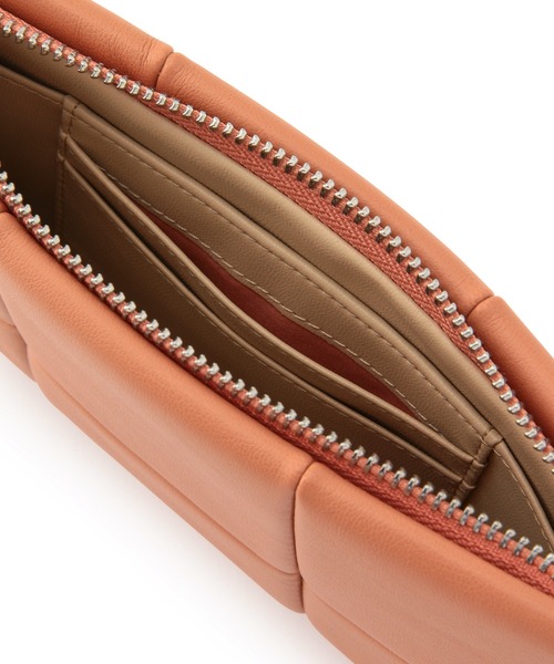 ADD CULUMN（アドカラム）の「【ADD CULUMN】PUFF - MINI SHLD（ショルダーバッグ・レディース・ブラック/オフホワイト/オレンジ系その他/ダークラベンダー・FREE）」の7枚目の写真