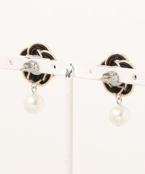 tone（トーン）の「【MiMi】水引とコットンパールのピアス(MA)（ピアス（両耳用）・レディース・ピンク/ブラック/イエロー/ベージュ/レッド・FREE）」の9枚目の写真