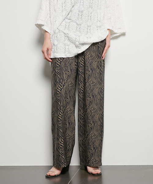 CITYSHOP(シティーショップ)の「ZEBRA PIPING パンツ(その他パンツ・レディース・カーキ/レッド系その他・36/38)」の2枚目の写真