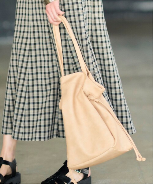 SHOO・LA・RUE（シューラルー）の「◆たてながきんちゃくトート（トートバッグ・レディース・ブラック/ベージュ/ナチュラル・00）」の4枚目の写真