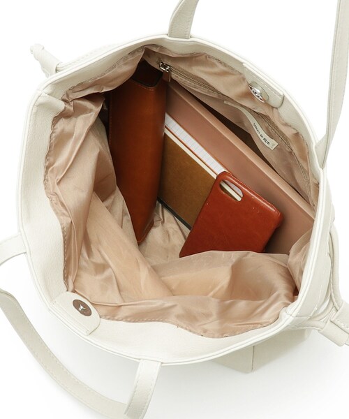 SHOO・LA・RUE（シューラルー）の「◆たてながきんちゃくトート（トートバッグ・レディース・ブラック/ベージュ/ナチュラル・00）」の9枚目の写真