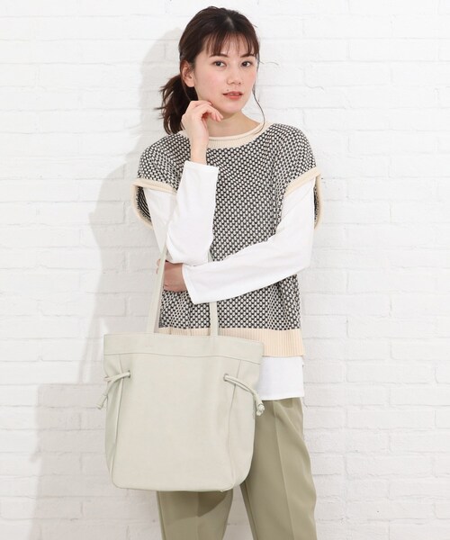 SHOO・LA・RUE（シューラルー）の「◆たてながきんちゃくトート（トートバッグ・レディース・ブラック/ベージュ/ナチュラル・00）」の10枚目の写真