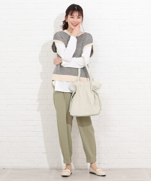 SHOO・LA・RUE（シューラルー）の「◆たてながきんちゃくトート（トートバッグ・レディース・ブラック/ベージュ/ナチュラル・00）」の12枚目の写真