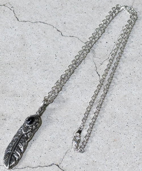 JOHN'S CLOSET(ジョンズクローゼット)の「【40】フェザーチャームネックレス(ネックレス・メンズ・シルバー/シルバー系その他2/シルバー系その他3/ゴールド/シルバー系その他5/シルバー系その他7/その他8/その他9/その他10/その他15/その他18/その他19/その他20/その他22/その他24/その他25/その他28・FREE)」の3枚目の写真