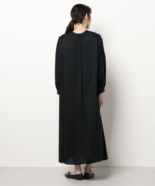 ROPE'（ロペ）の「【秋にも使える】コットン2WAYボリュームワンピース【WEB/アウトレット店舗限定】（ワンピース・レディース・ブラック/ピンク・38/36）」の4枚目の写真