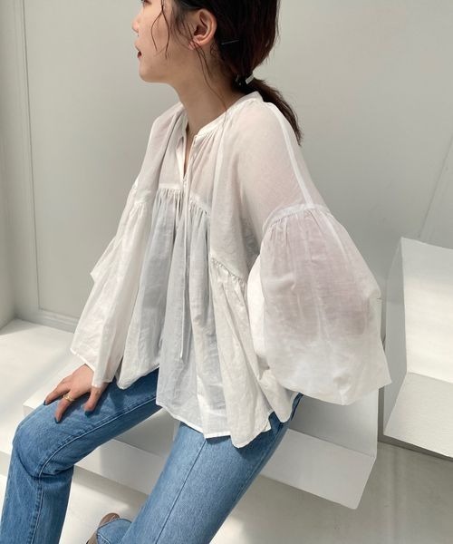 LOWRYS FARM（ローリーズファーム）の「ボリュームボイルブラウスＬＳ　262738（シャツ/ブラウス・レディース・ブラック/オフホワイト/ブルー/ブラック系その他・FREE）」の3枚目の写真