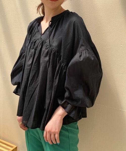 LOWRYS FARM（ローリーズファーム）の「ボリュームボイルブラウスＬＳ　262738（シャツ/ブラウス・レディース・ブラック/オフホワイト/ブルー/ブラック系その他・FREE）」の4枚目の写真