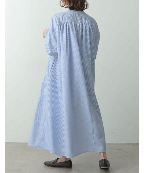 Re:EDIT(リエディ)の「先染めストライプギャザーワンピース(シャツワンピース・レディース・レッド/グリーン/ネイビー/ライトブルー・MEDIUM)」の16枚目の写真