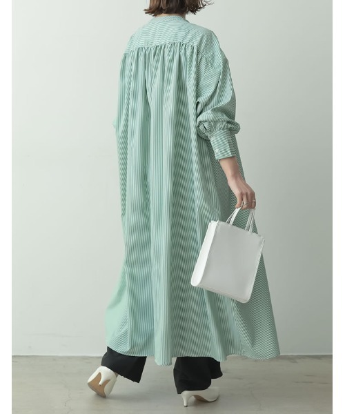 Re:EDIT(リエディ)の「先染めストライプギャザーワンピース(シャツワンピース・レディース・レッド/グリーン/ネイビー/ライトブルー・MEDIUM)」の14枚目の写真