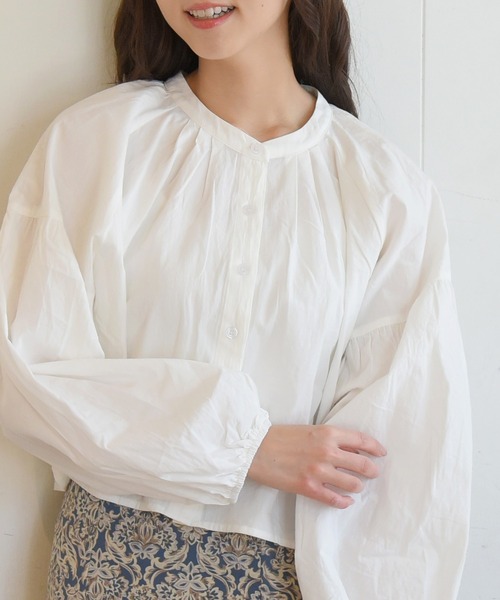 sango（sango）の「タック入りショート丈ブラウス（シャツ/ブラウス・レディース・モカ/ベージュ系その他/オフホワイト・FREE）」の4枚目の写真