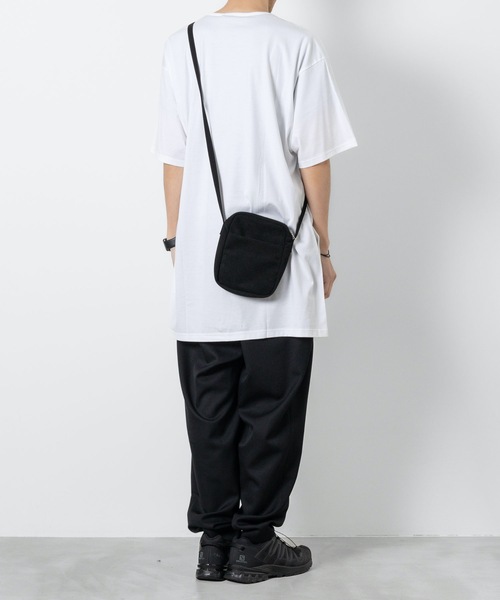 ato(アトウ)の「U-NECK LONG T(Tシャツ/カットソー・メンズ・ホワイト/ブラック/ライトグリーン・46/48)」の11枚目の写真