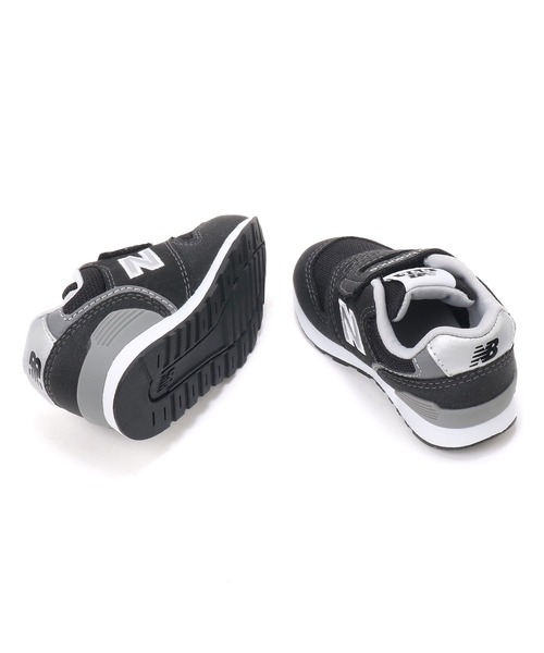 NEW BALANCE（ニューバランス）の「【KIDS】【New Balance/ニューバランス】　IZ996（スニーカー・キッズ・グレー/ブラック・13/12）」の15枚目の写真