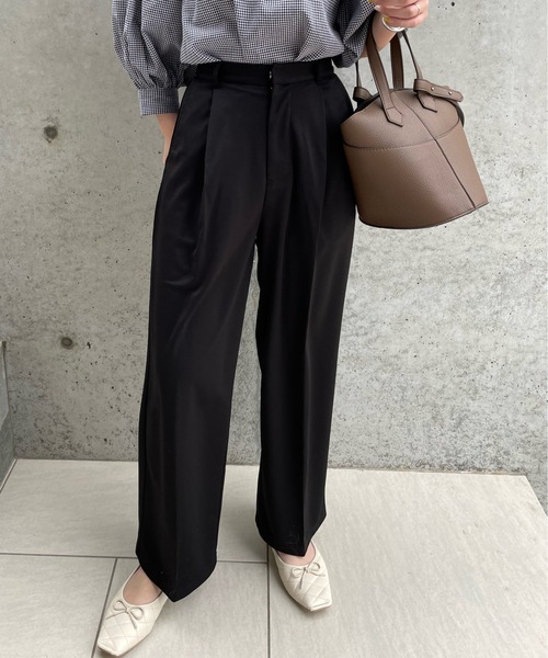 y/m by misato(イムバイミサト)の「ポンチタックパンツ(その他パンツ・レディース・ブラック/グリーン/オレンジ・FREE)」の1枚目の写真