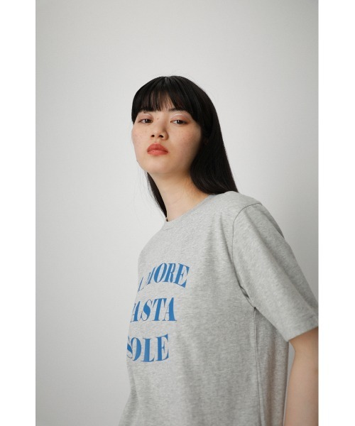 AZUL by moussy(アズールバイマウジー)の「A/F COLOR LETTER TEE/A/FカラーレターTEE(Tシャツ/カットソー・レディース・杢グレー/ホワイト/オレンジ系その他・MEDIUM/SMALL)」の3枚目の写真