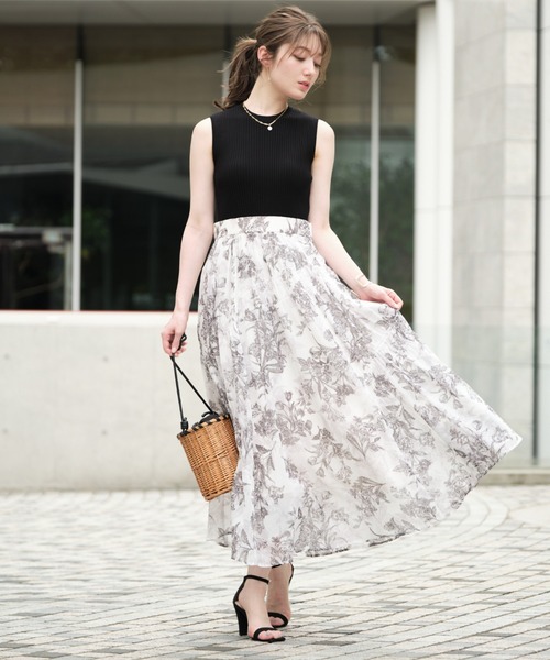 【極美品】アプワイザーリッシェ　シャーリングプリントドッキングワンピース　S Apuweiser-riche（アプワイザーリッシェ）の「シャーリングプリント