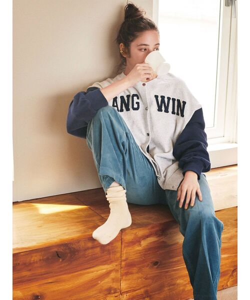 Ungrid(アングリッド)の「センタープレスカラーコーデュロイパンツ(その他パンツ・レディース・カーキ/ブルー/マスタード・SMALL/MEDIUM)」の4枚目の写真