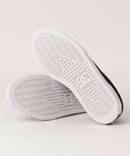 DC(ディーシー)の「DC SHOES MANUAL SLIP-ON TXSE / ディーシー シューズ マニュアル スリッポン TXSE(スリッポン・メンズ・ブラック・28.0cm/29.0cm/26.5cm/27.5cm/28.5cm/27.0cm/26.0cm)」の3枚目の写真