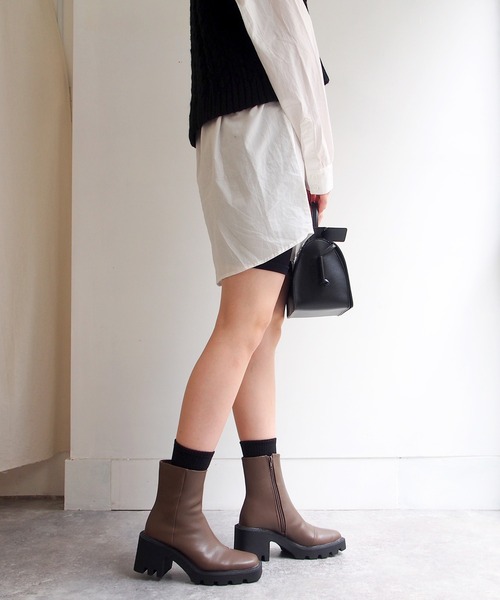 byあしながおじさん（バイアシナガオジサン）の「タンクソールブーツ　-8980681（ブーツ・レディース・ブラック/ブラウン/グレイッシュベージュ・22.5cm/23.5cm/24.5cm/23.0cm/24.0cm）」の17枚目の写真