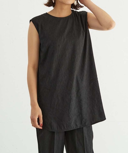 OUTERSUNSET（アウターサンセット）の「side slit no sleeve（シャツ/ブラウス・レディース・ブラック/ブラウン・FREE）」の2枚目の写真