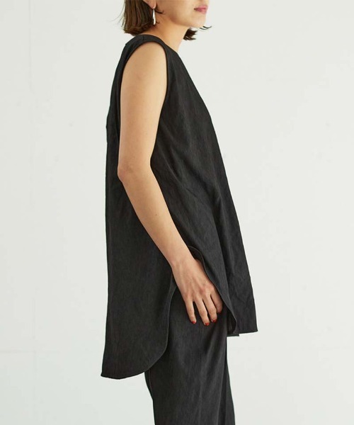 OUTERSUNSET（アウターサンセット）の「side slit no sleeve（シャツ/ブラウス・レディース・ブラック/ブラウン・FREE）」の8枚目の写真