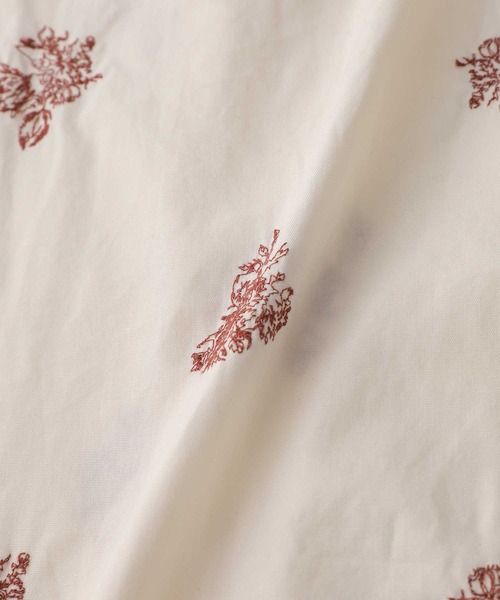 プランテーション コットンブーケ刺繍ノーカラーシャツ