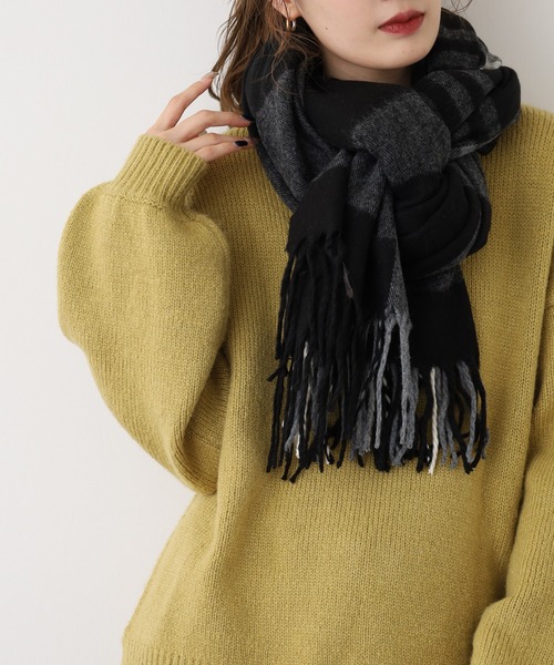 FUNALIVE（ファンアライブ）の「PAGE ONE チェック大判ストール（ストール/ショール・レディース・ブラウン/グレー/レッド/ピンク/イエロー/ブルー/グリーン/アイボリー/グリーン系その他/ブルー系その他/グレー系その他/イエロー系その他/ブラック/ベージュ/ホワイト系/ブラック系/グリーン系/パープル系/ブルー系/オレンジ系/ホワイト系1/ブラウン系/レッド系/ブラック系1/パープル系1/ベージュ系/ブルー系1/グリーン系1・FREE）」の7枚目の写真