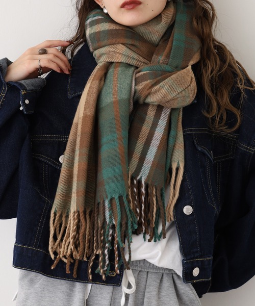 FUNALIVE（ファンアライブ）の「PAGE ONE チェック大判ストール（ストール/ショール・レディース・ブラウン/グレー/レッド/ピンク/イエロー/ブルー/グリーン/アイボリー/グリーン系その他/ブルー系その他/グレー系その他/イエロー系その他/ブラック/ベージュ/ホワイト系/ブラック系/グリーン系/パープル系/ブルー系/オレンジ系/ホワイト系1/ブラウン系/レッド系/ブラック系1/パープル系1/ベージュ系/ブルー系1/グリーン系1・FREE）」の17枚目の写真