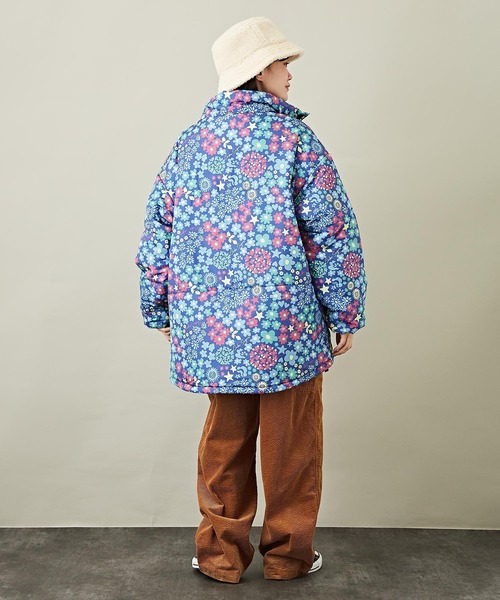 CUBE SUGAR(キューブシュガー)の「総柄中綿スタンドカラージャケット(ダウンジャケット/コート・レディース・ネイビー/グレー・M)」の3枚目の写真