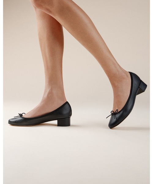 Repetto(レペット)の「Camille バレリーナ - EUサイズ / V511VE(パンプス・レディース・ブラック/ホワイト・36.5/38.5/38/40/37/39/37.5/36/34/35.5/35/39.5)」の11枚目の写真