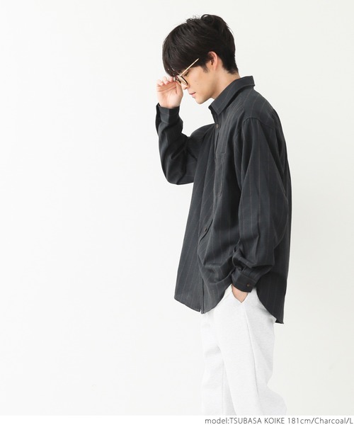 coca(coca)(コカ)の「メンズツイルストライプビッグシルエットシャツ(シャツ/ブラウス・メンズ・ベージュ/チャコールグレー・M/L/XL)」の4枚目の写真