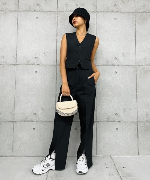 ROGER AND RAW（ロジャーアンドロウ）の「コンパクトノーカラーベスト