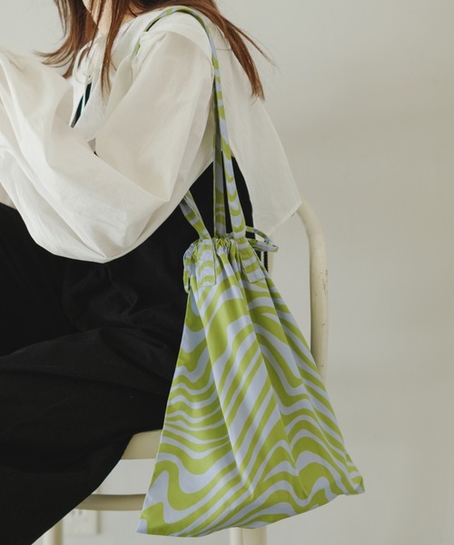 Kastane(カスタネ)の「【A4対応/PC対応】マーブルトートBAG(トートバッグ・レディース・ブルー/ベージュ/グリーン・FREE)」の3枚目の写真