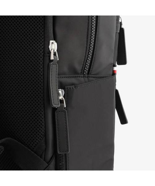 TOMMY HILFIGER(トミーヒルフィガー)の「ナイロンバックパック(バックパック/リュック・メンズ・ネイビー/ブラック・FREE)」の9枚目の写真