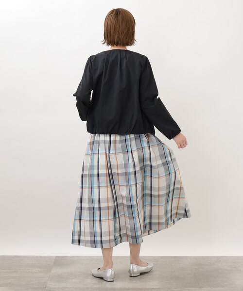 grove（グローブ）の「◆ラフ！きれいに！タックデザインノーカラーブルゾン（ノーカラージャケット・レディース・ブラック/カーキ/アイボリー・01/04/03/02/05）」の7枚目の写真