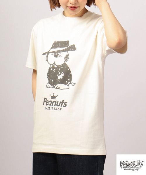 PEANUTS(ピーナッツ)の「PEANUTS スーツイラストプリント ピグメント加工 半袖Tシャツ(Tシャツ/カットソー・レディース・ホワイト系/ホワイト系1/ホワイト/アイボリー系/アイボリー系1/アイボリー・LL/4L/3L/M/S/L)」の12枚目の写真