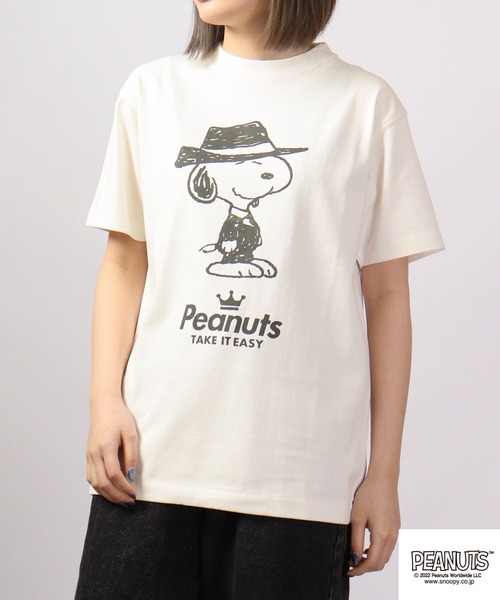 PEANUTS(ピーナッツ)の「PEANUTS スーツイラストプリント ピグメント加工 半袖Tシャツ(Tシャツ/カットソー・レディース・ホワイト系/ホワイト系1/ホワイト/アイボリー系/アイボリー系1/アイボリー・LL/4L/3L/M/S/L)」の22枚目の写真